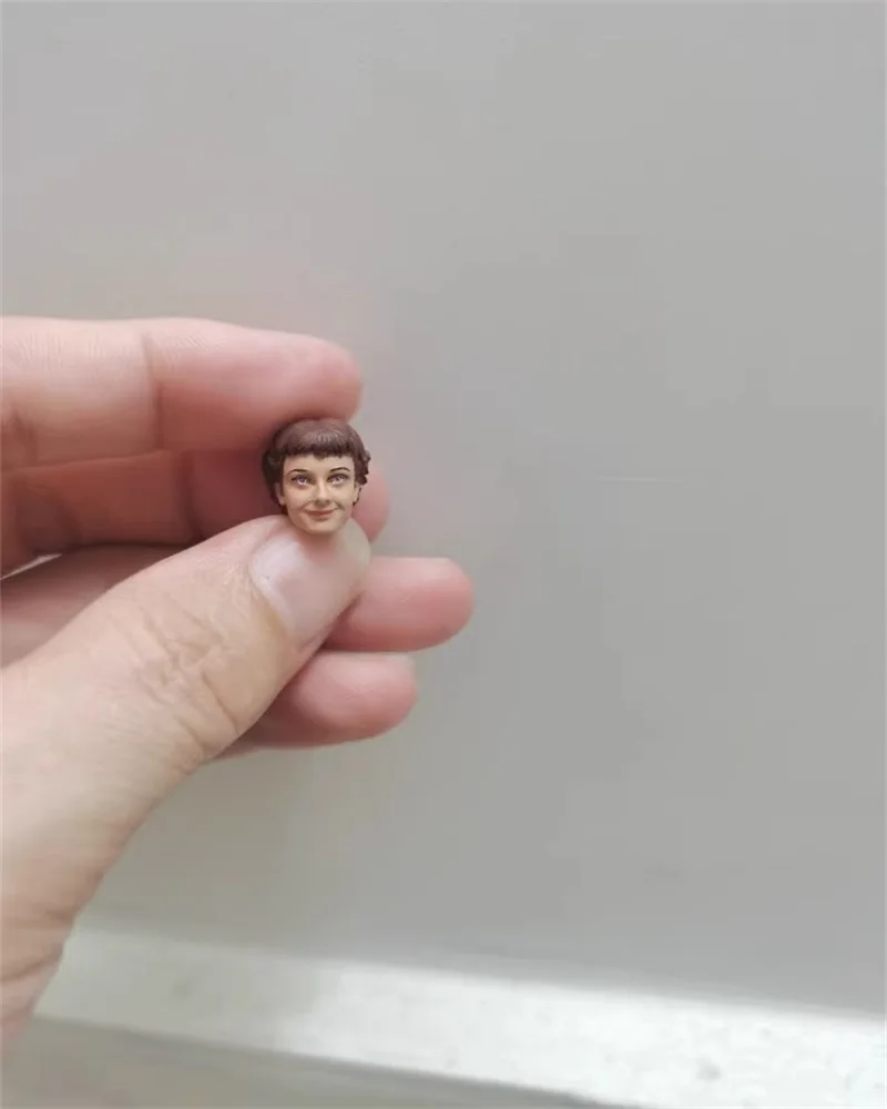 

Little 1/18 Female Soldier Audrey Hepburn Head Carving Sculpture Model Toy Fit 3.75'' Action Figures Body In Stock