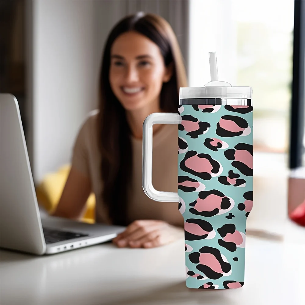Chic Pink And Black Leopard Print On Light Blue Travel Tumbler with Handle And Straw