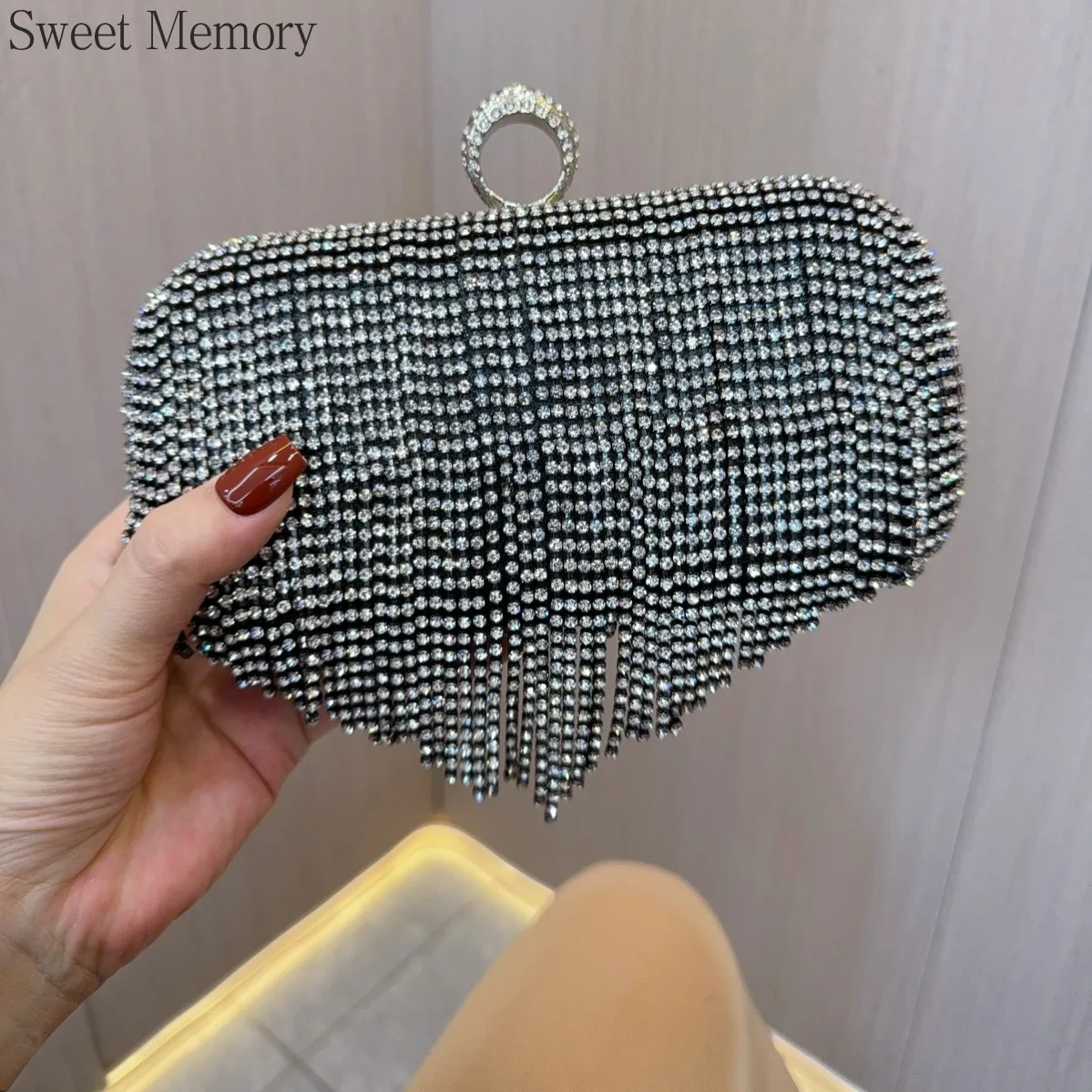 Bolso J150 2025, bolso con diamantes de imitación y borla dorada y negra con memoria dulce, vestido de noche, bolsos con incrustaciones de diamantes para banquete, bolso de alta sociedad