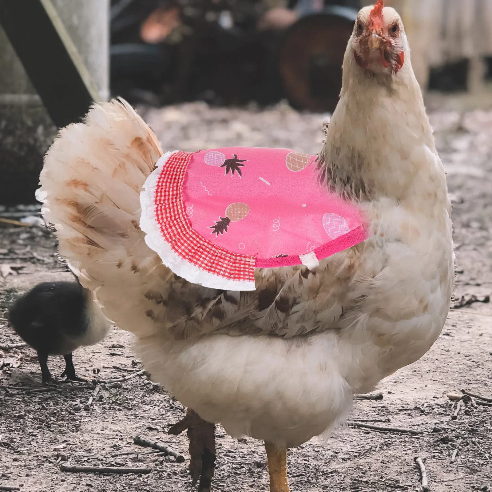 

1Pcs Cute Pink Pineapple Chicken Saddle Hen Vest Lightweight Poultry Harness Festival Pet Vest