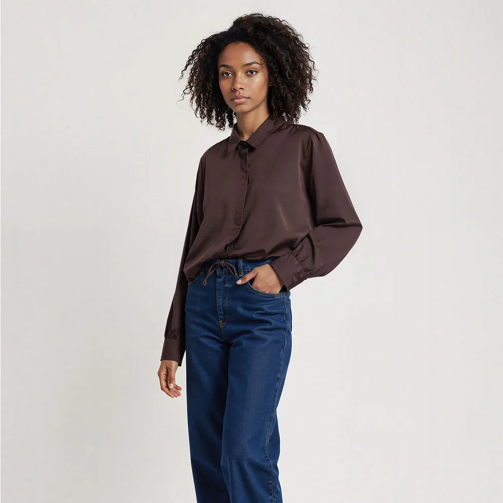 

Winter New Women's Fashion Simple and Versatile Silk Texture Shirt