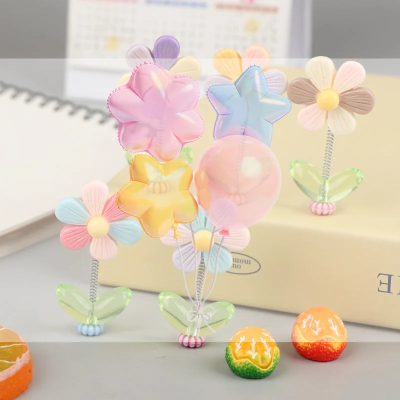 

Swinging Flower Car Dashboard Center Console, Cartoon Chrysanthemum Pendant, Car Interior DIY Decoration, Dashboard Accessories