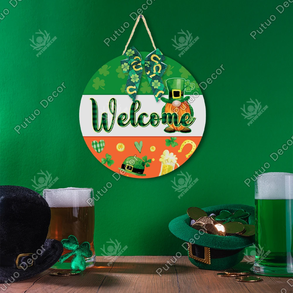 

Putuo Decor 1pc Shamrock Round Wooden Hanging Sign Decor, Wall Decoration for Home Cafe Bar Club,St. Patrick's Day Gifts