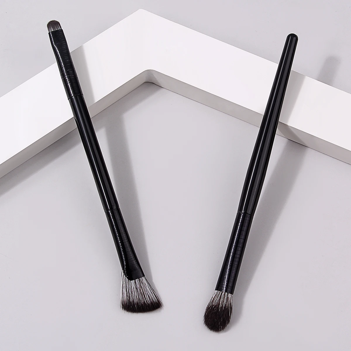 2PCS Eyes Makeup Brushes Set Professional Soft Contouring Eyeshadow Eyeliner Eyebrow Brush Women Facial Beauty Cosmetic Tool