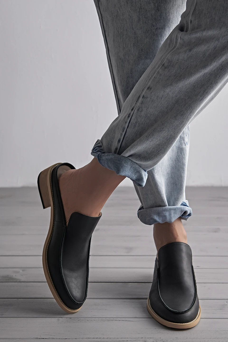 

Handmade Retro Cowhide Leather Loafers Square Toe Elegant Low Heel Vintage Shoes