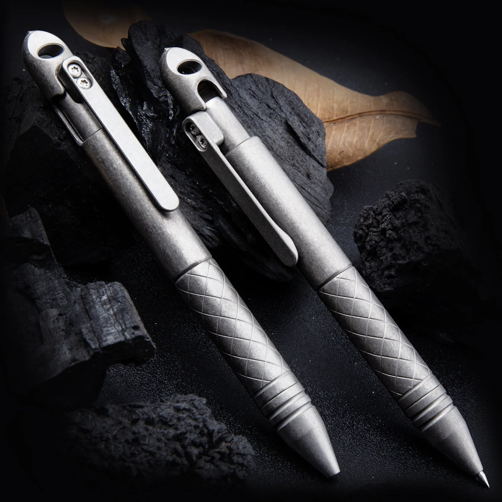 Outdoor EDC Retro Titanium Alloy Bolt Tactical Pen Multifunctional Car Window Breaking Tool