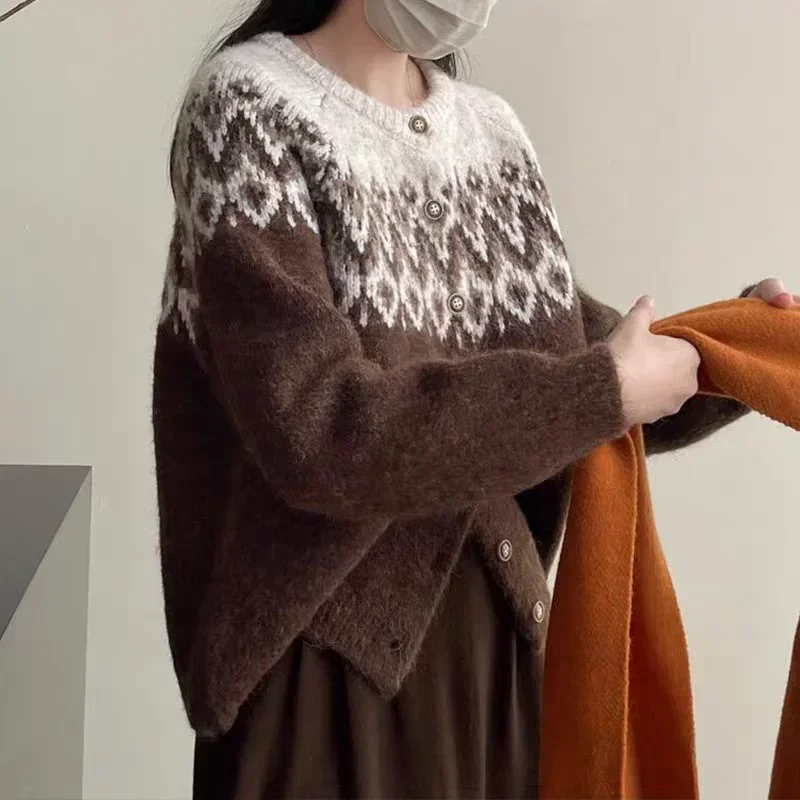 Coréen rétro O cou couleur contrastée Jacquard doux femmes pull manteau automne hiver nouveau paresseux coupe ample casual tricot Cardigan