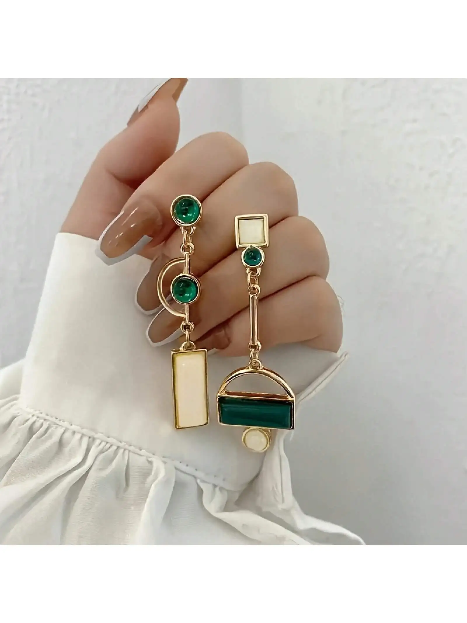 

1Pair Asymmetric Geometric Drop Earrings, Green Resin Gold Tone Dangle Earrings for Women