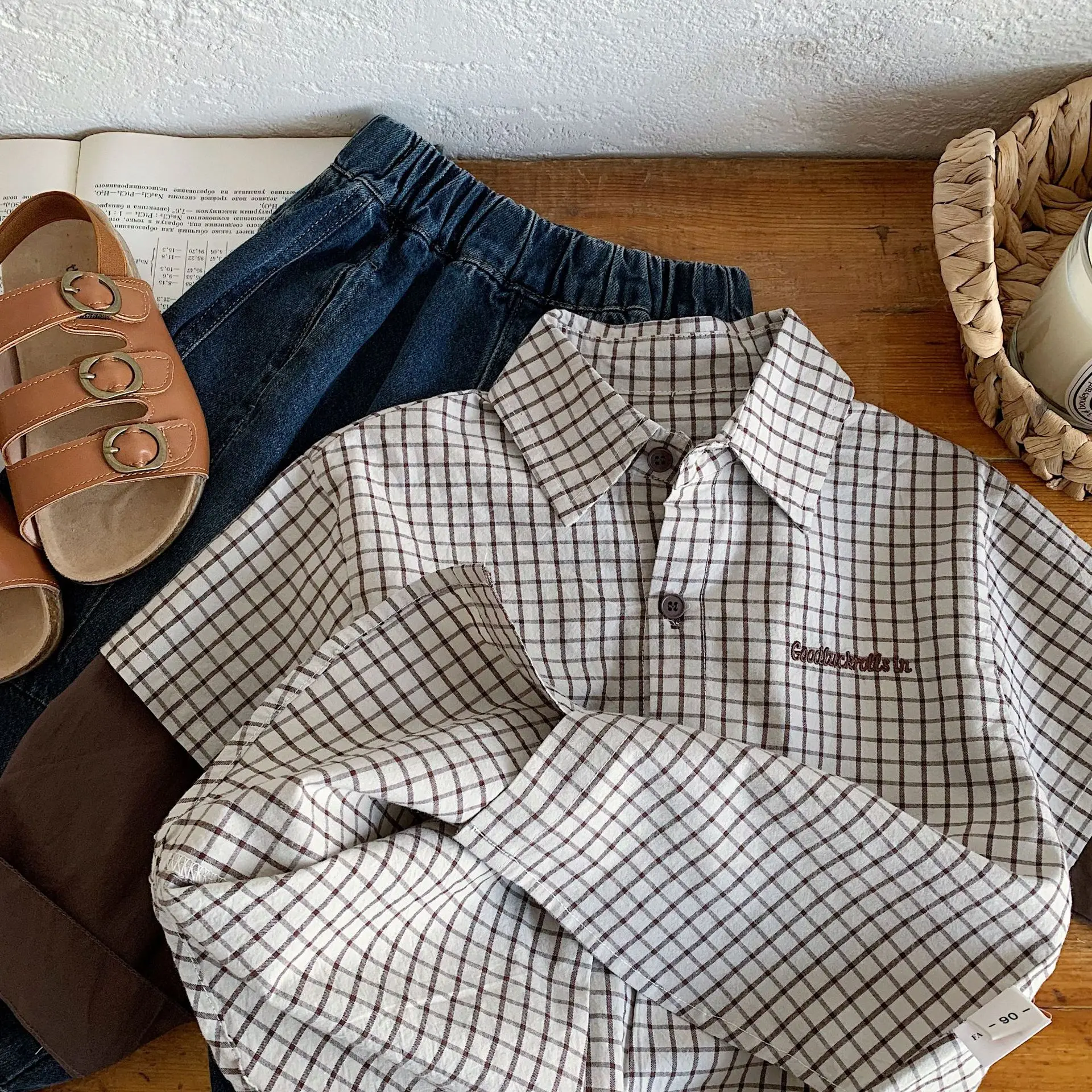 camisa-infantil-masculina-2026-primavera-nova-edicao-coreana-camisa-xadrez-com-efeito-de-duas-pecas-tendencia