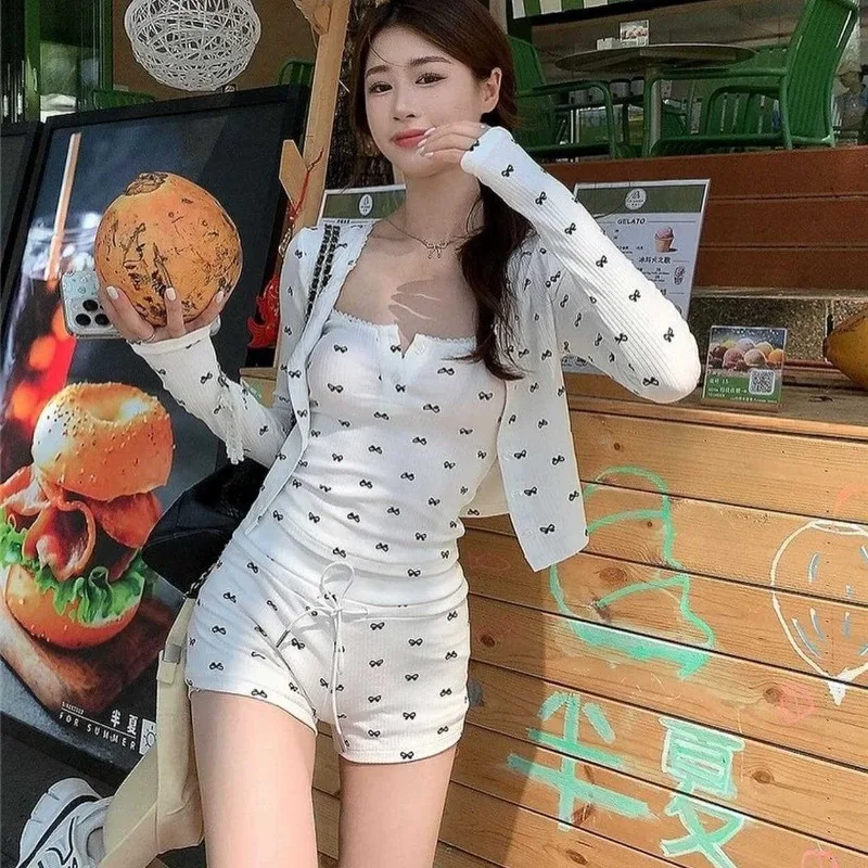 

Женский милый купальник-тройка с длинным рукавом и накидкой для девочек-подростков, для отдыха в горячих источниках