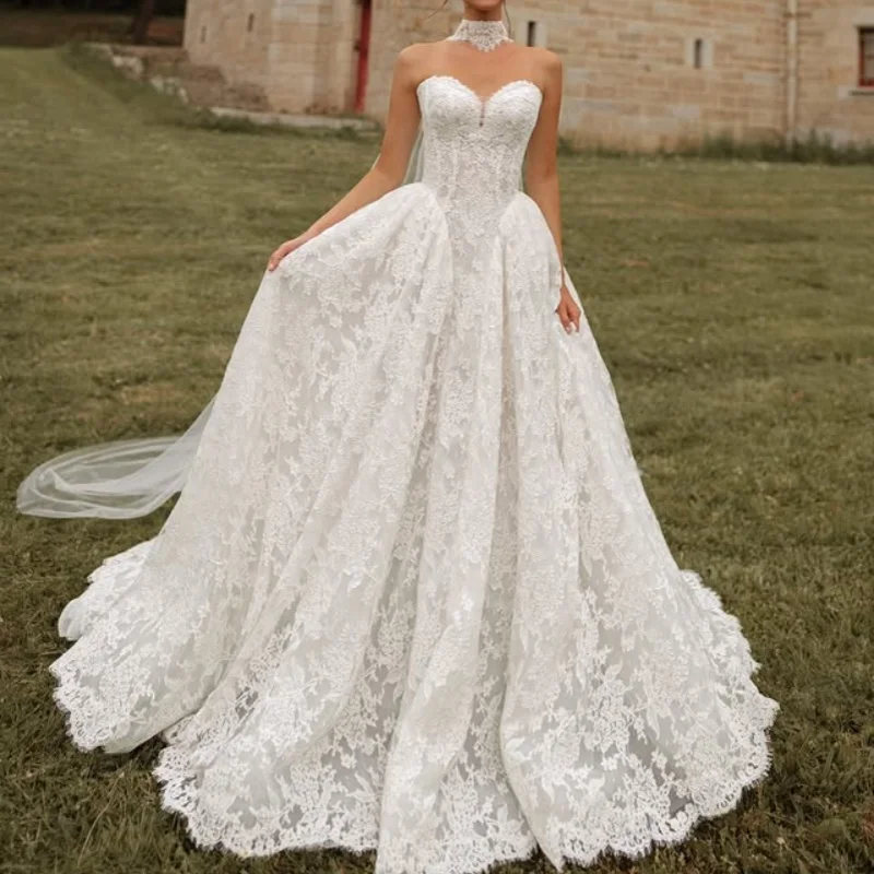 

Customized ivory satin Ball Gown Royal Wedding Dresses Sweetheart Lace applique Made Robe De