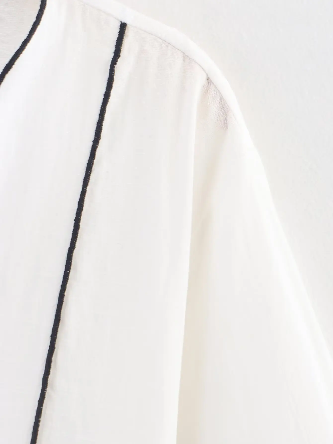 بلوزة نسائية عصرية من Zevity مزدوجة الصدر وفتحة رقبة على شكل V وخط أسود وغرزة كيمونو قميص نسائي أنيق بلوزات علوية LS9368