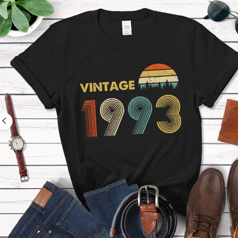 Vintage 1993 Women T-Shirt 31st Birthday Gift Idea for 31 Years Old Dad Grandpa Mom Grandma Unisex 90s Retro Classic Tshirt