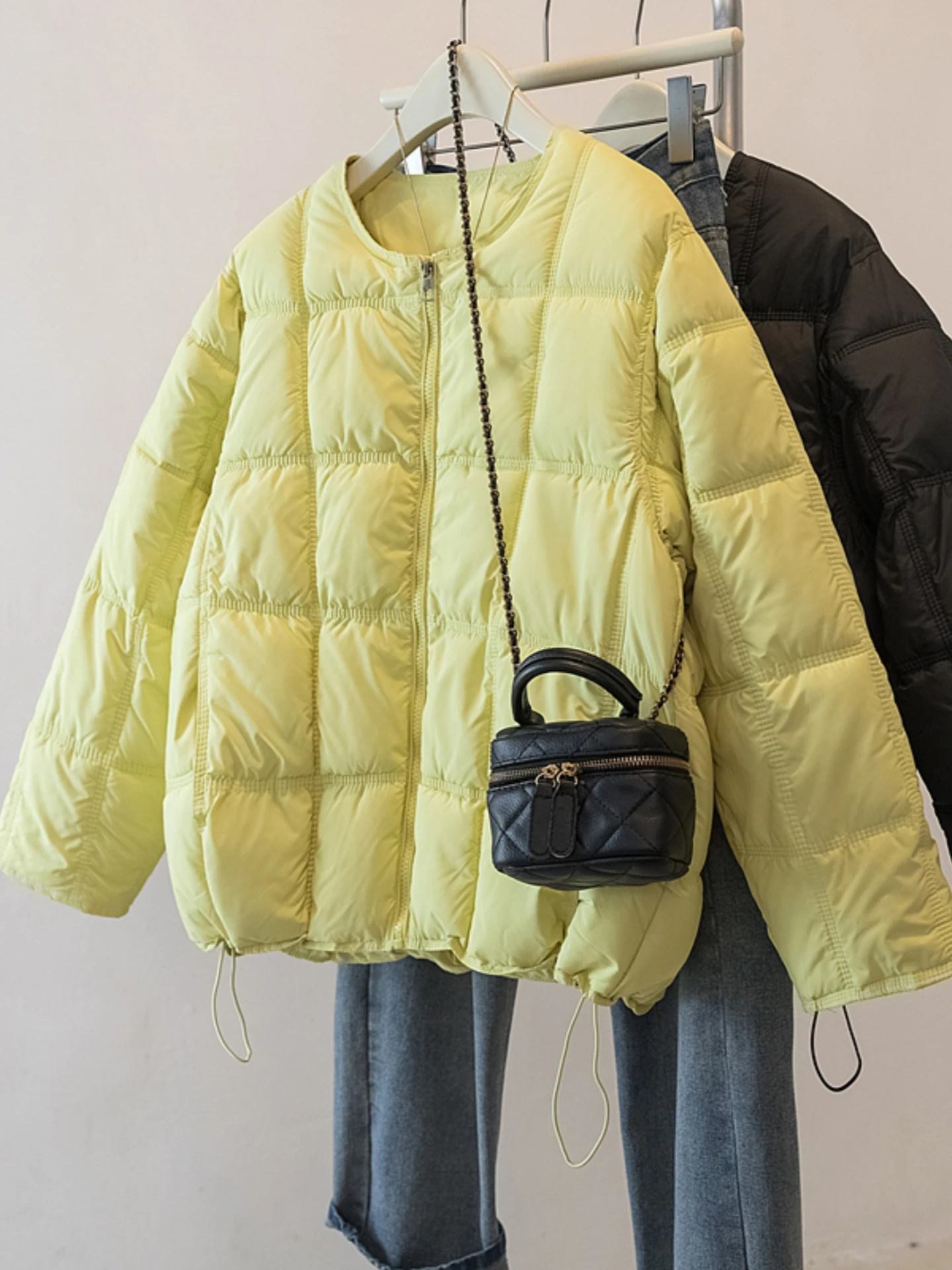 

Short Puffer Jacket Women's Cotton down Coat Bread Style Drawstring Winter Coat Slimming Design Large Size Casual Outerwear