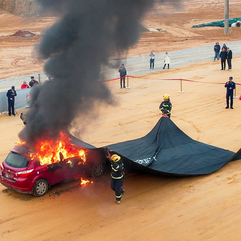 EN13501 Coated Fiberglass Cloth 6m*8m Fireproof EV Fire Blanket for Car Protection