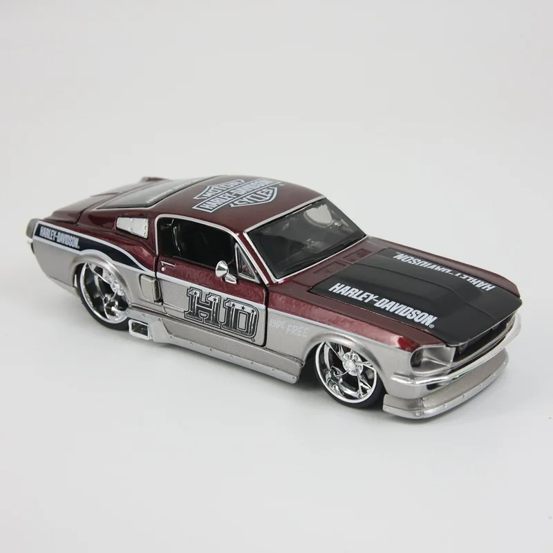 

Maisto 1:24 1967 Mustang GT Alloy Sports Car Model Diecast Metal Modified Muscle Racing Vehicle Car Model Simulation Kids Gift