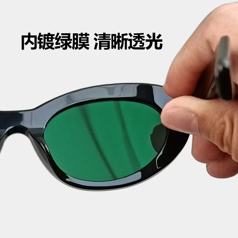 

The new version of cat-eye sunglasses, plate fashion with street photography trend, women's anti-ultraviolet sunglasses men