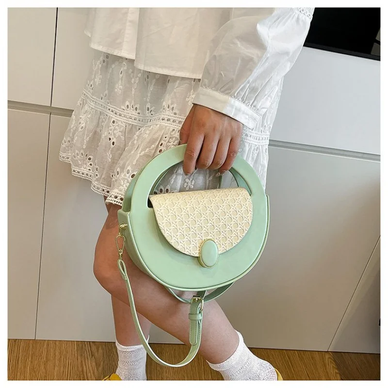 

Premium Women's Messenger Bag Made Of Microfiber Leather Boasting Paris High-End Commuter Lightweight Soft Daily Look​