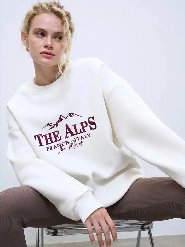 Grube polarowe miękkie bluzy Amerykański styl retro z nadrukiem liter Okrągły dekolt Biała bluza z kapturem Luźna damska bluza na jesień i zimę