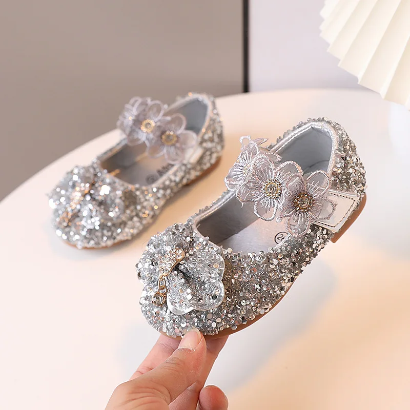 

Girls Shoes Spring and Autumn New Crystal Princess Mary Jane Bowknot Flower Fashion Girls Performance Shiny Leather Shoes Simple