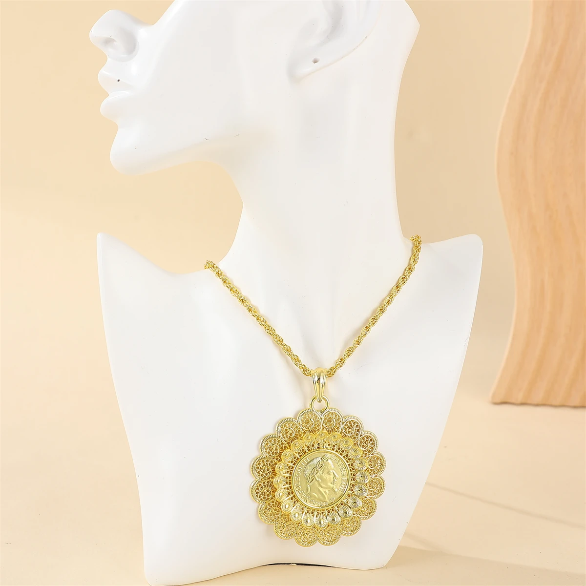 قلادة بدلاية معدنية على شكل زهرة مزدوجة ، عروس ألمانية ، صورة الجزائري ، مجوهرات بنمط العملة الذهبية ، تصميم عباد الشمس