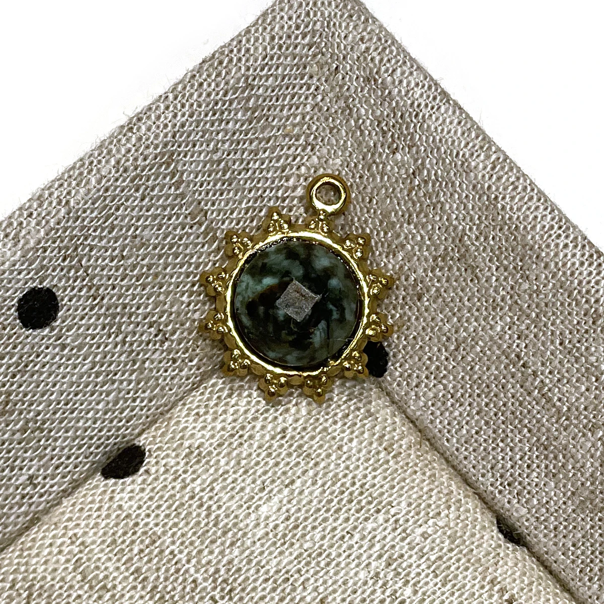 Facettierter kleiner Anhänger aus Naturstein, Sonnenblumen-Anhänger 15x18mm für Schmuckherstellung, DIY-Halskette, Armband, Ohrringe, Zubehör – Detail 2