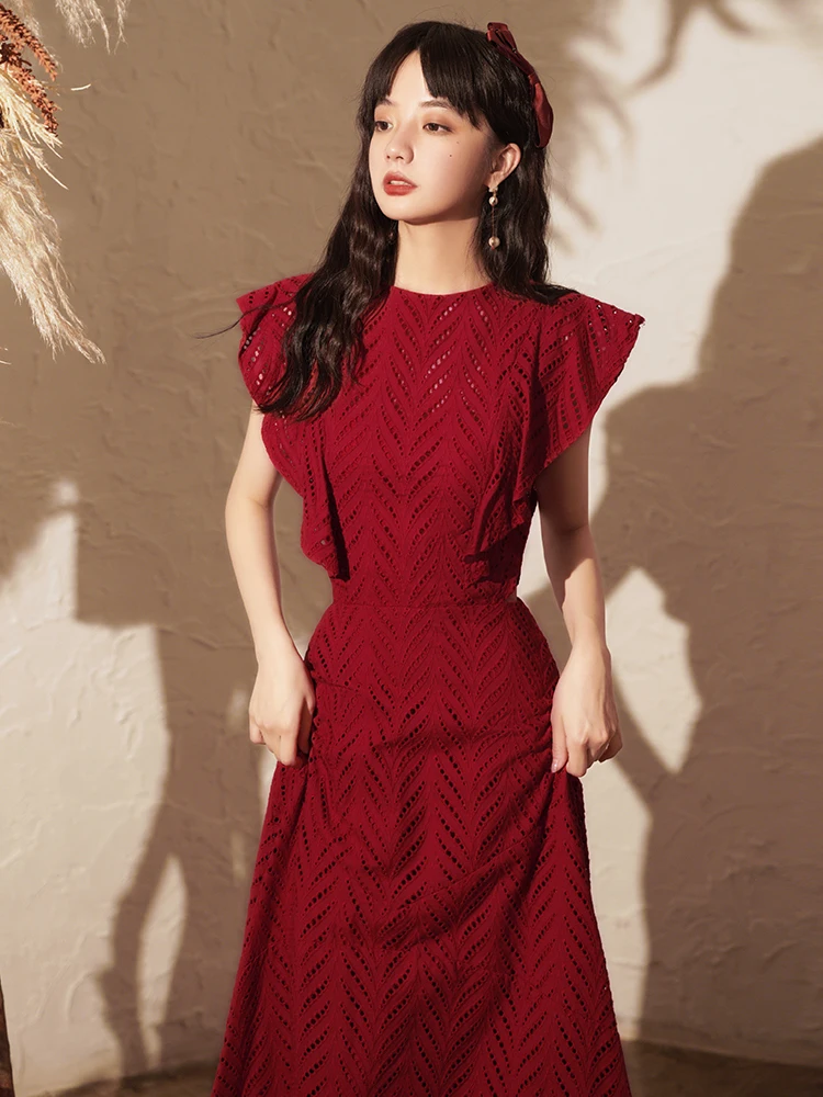 

Red Wedding Dr Korean Sle Long Sve U-Ne Embroidered Evening Gown for Engagement Par Bridal Wear Suitable for Dail...