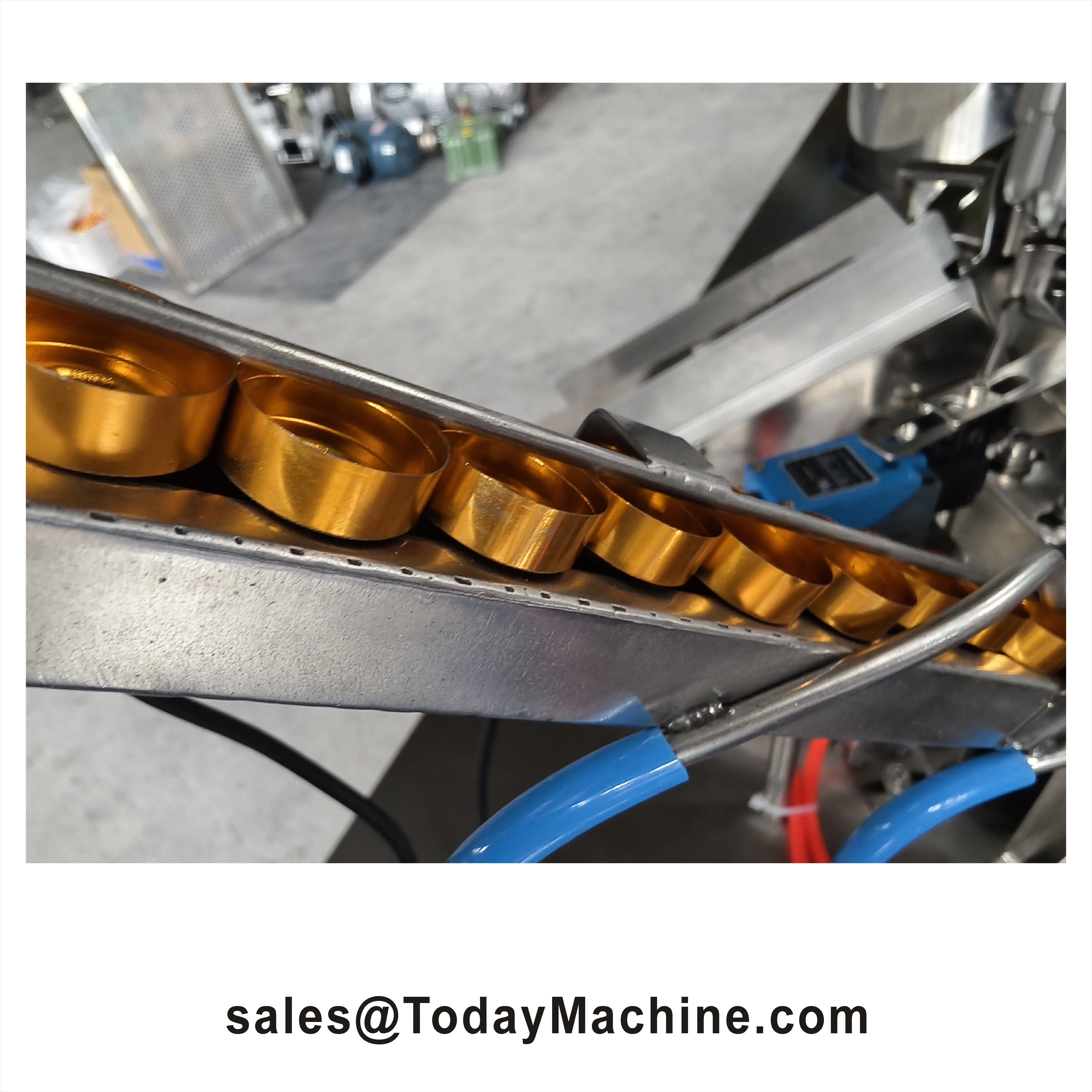 Automatic Servo 4 Wheels Screw Skin Toner Shampoo Plastic Bottle Capping Machine with 2 Guide Rail Cap Feeder