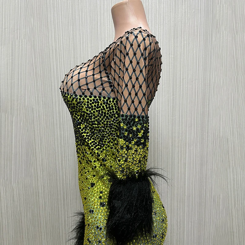 فستان فرو الماس الأخضر الفاخر للنساء للاحتفال بعيد الميلاد زي حجر الراين فساتين سهرة ثوب ملابس أداء المسرح XS5618