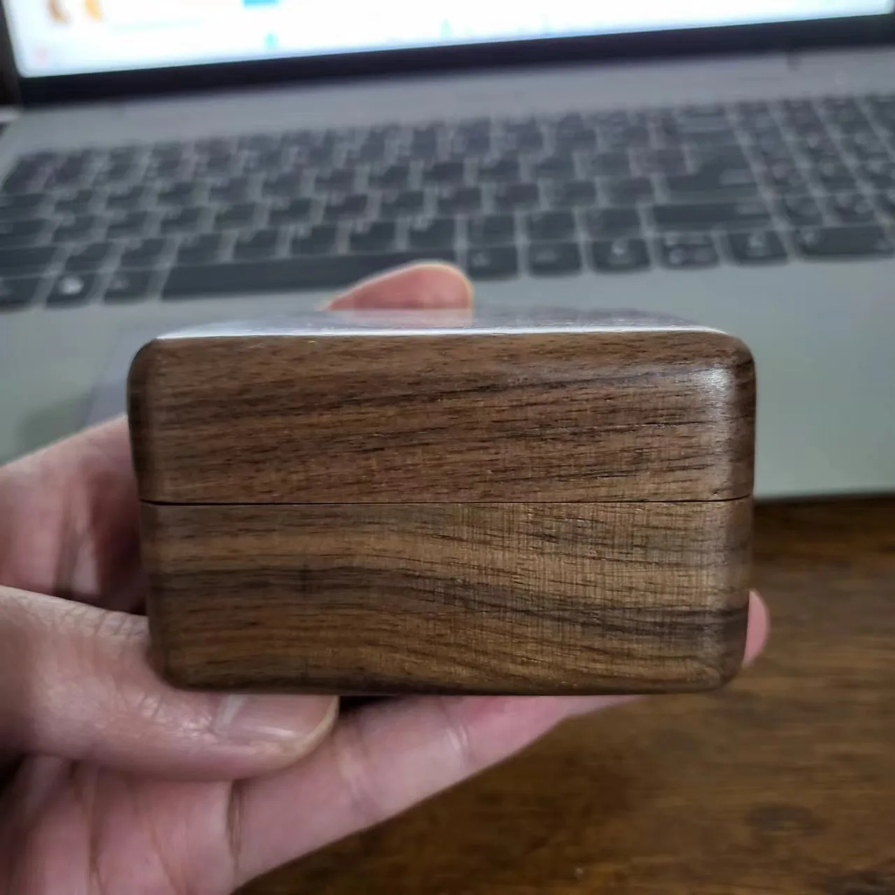 Caja de música de madera con mecanismo de relojería para niños, regalo de cumpleaños personalizado para novio y novia, Sky City