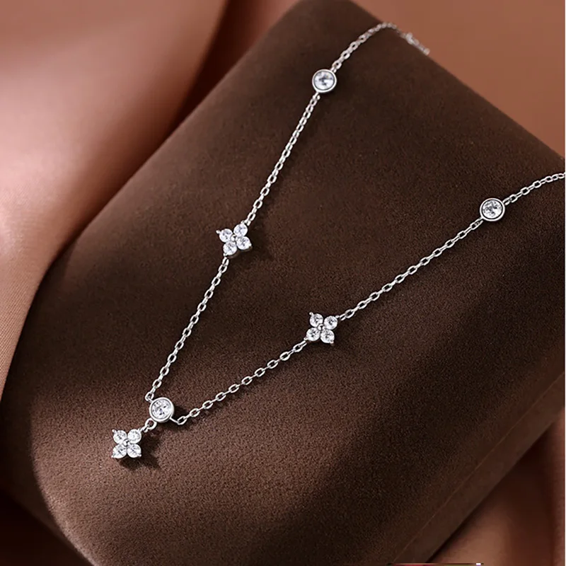 

Lycfn Four Leaf Flower Pendant Necklace D Color Moissanite With GRA S925 Sterling Silver Choker Necklaces for Women Jewelry Gift