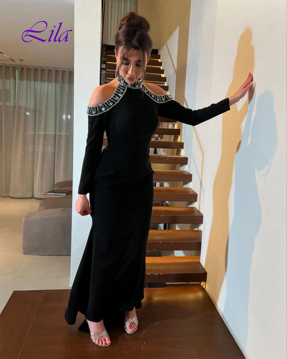 

Customized Elegant Black Jersey Evening Dress Classic Halter Long Sleeves Party Dress Delicate Straight Crystal Cocktail Dresses