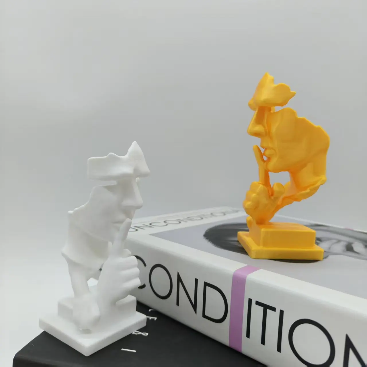تمثال المفكر، الصمت هو تمثال فني تجريدي ذهبي، بلاستيك متين مطبوع ثلاثي الأبعاد، نحت منزلي بلاستيكي حديث، تصميم بسيط، زخرفة عالية الجودة، ديكور مكتب منزلي، هدية إبداعية لعيد الميلاد وعيد الفصح والهالوين #3
