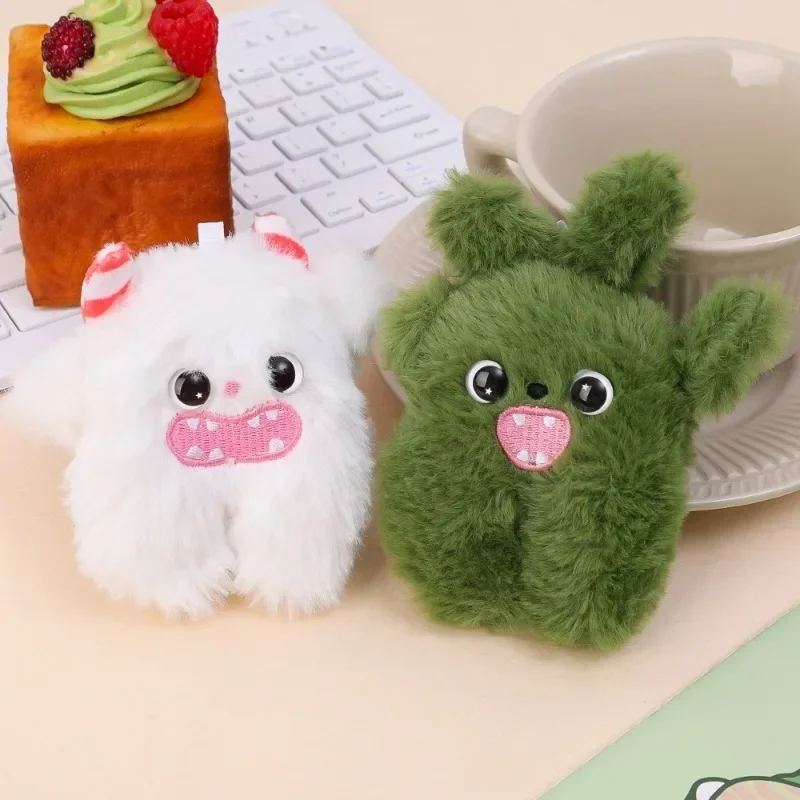 Porte-clés monstre des neiges en peluche, pendentif de poupée de dessin animé créatif pour filles, sac à dos amusant, breloque, housse pour écouteurs, accessoires