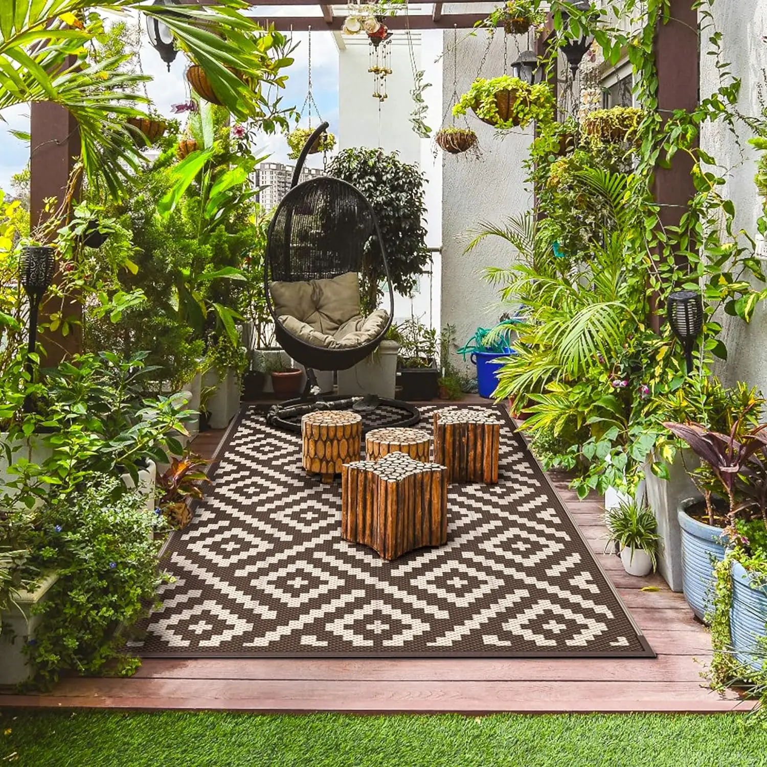 

Portable Outdoor Carpet Reversible Waterproof Woven Picnic Mat for RV Reusable Camping Travel Indoor Use Plastic Straw Rug