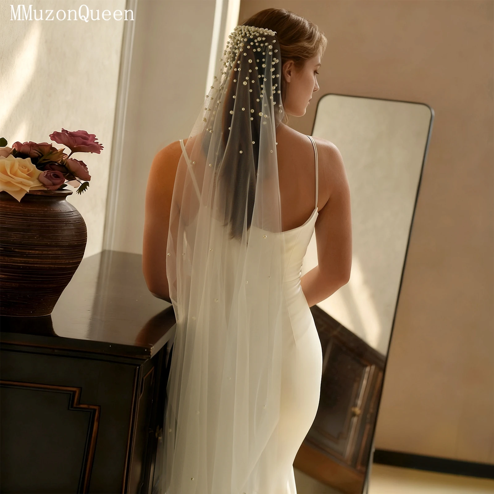 

TOPQUEEN Элегантная свадебная фата с жемчугом, мягкая однослойная свадебная фата из бисера, простой дизайн с расческой, настраиваемая V180