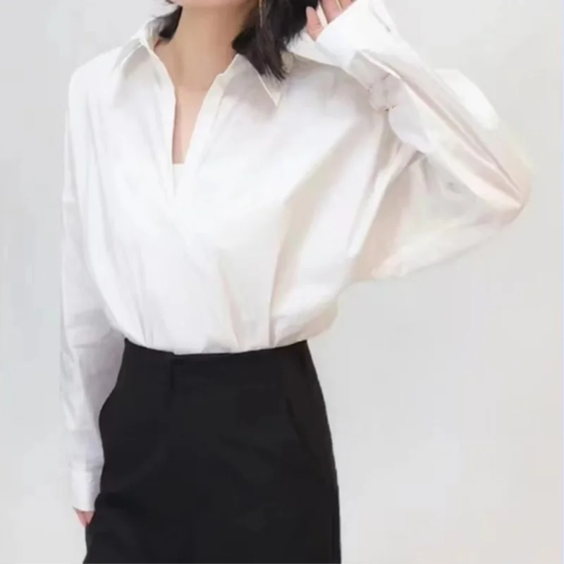 

25-летняя осенняя новая простая свободная многослойная рубашка с глубоким v-образным вырезом, универсальная рубашка из хлопка