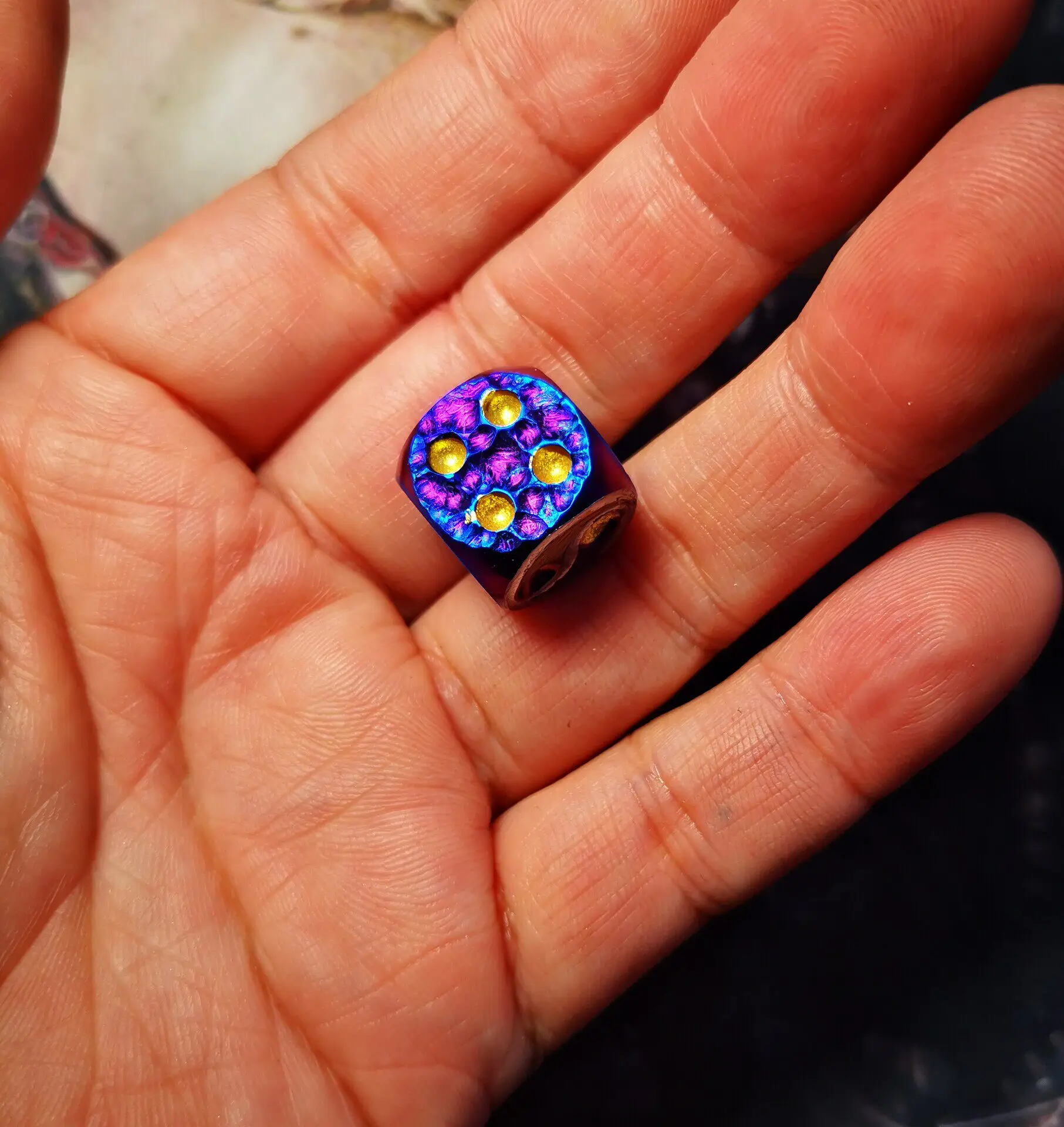 

TC4 Titanium Alloy Solid Dice, 14mm Hand Engraved Traditional Dice EDC Fidget Toy