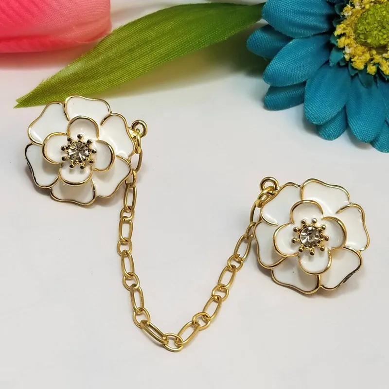 New Flower Sweater Clip Three Circles Pointed Mouth Clip Celtic Circle Chain Cardigan Clip Waist Clip