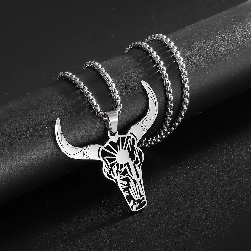 Stainless Steel Laser Engraving Animal Bull Head Pendant Taurus Necklace for Men Fashion Personality Hip Hop Non-Fading Jewelry