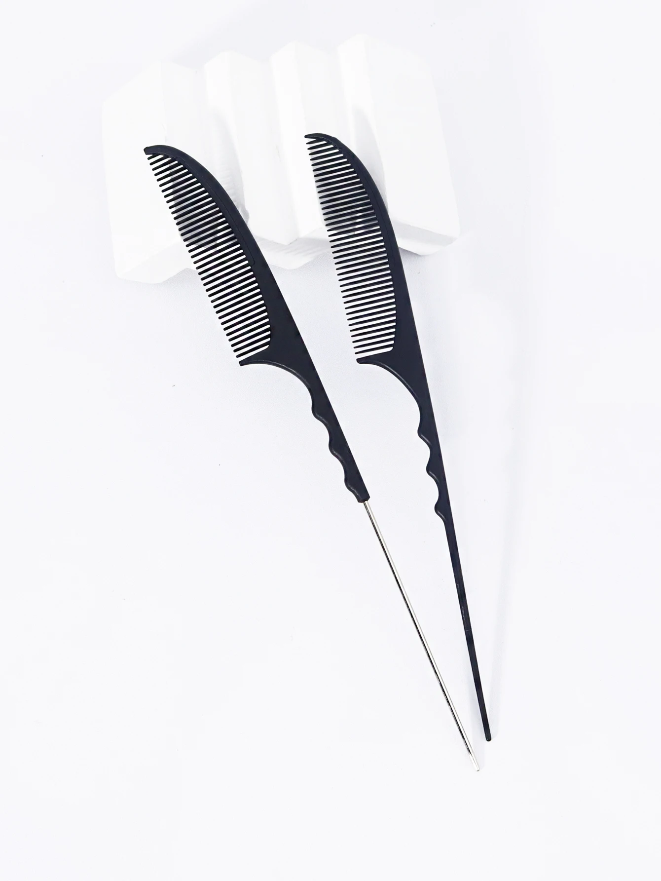 1 Stück antistatischer Haarkamm mit Maus-Schwanz-Design, bequemer Griff, zum Stylen und Färben von Haaren, speziell für Echthaarperücken. – Detail 2