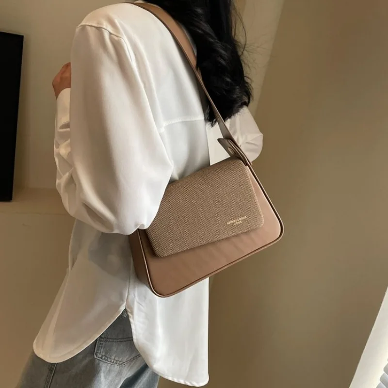 

High Grade Leather Messenger Bag Women Classic Elegant Collocation Retro Vintage Color Daily Commute Bag