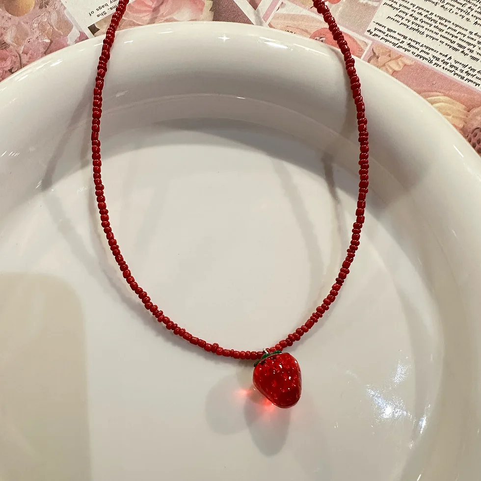 

Strawberry Sweet Necklace Korean Handmade Beaded Rice Beads Sweet Cool Wind Clavicle Chain Fashion Jewelry