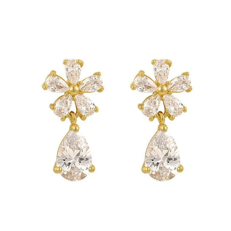 Sweet Women\'s Wear Earrings Sales Crystal Flowers Autumn And Winter Temperament Small And Luxury Design Earrings And Earrings