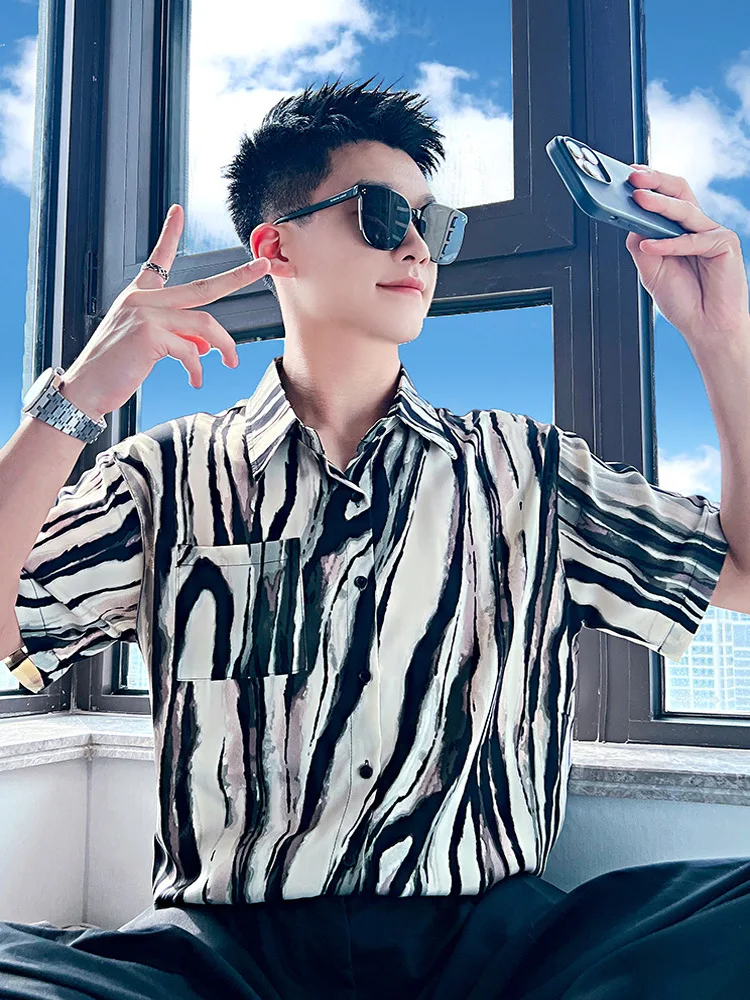 

Casual Ice Silk Men's ort Sve irt Draped Loose Fit Summer Faionable Striped Pattern Regular Length Thin Model 2025