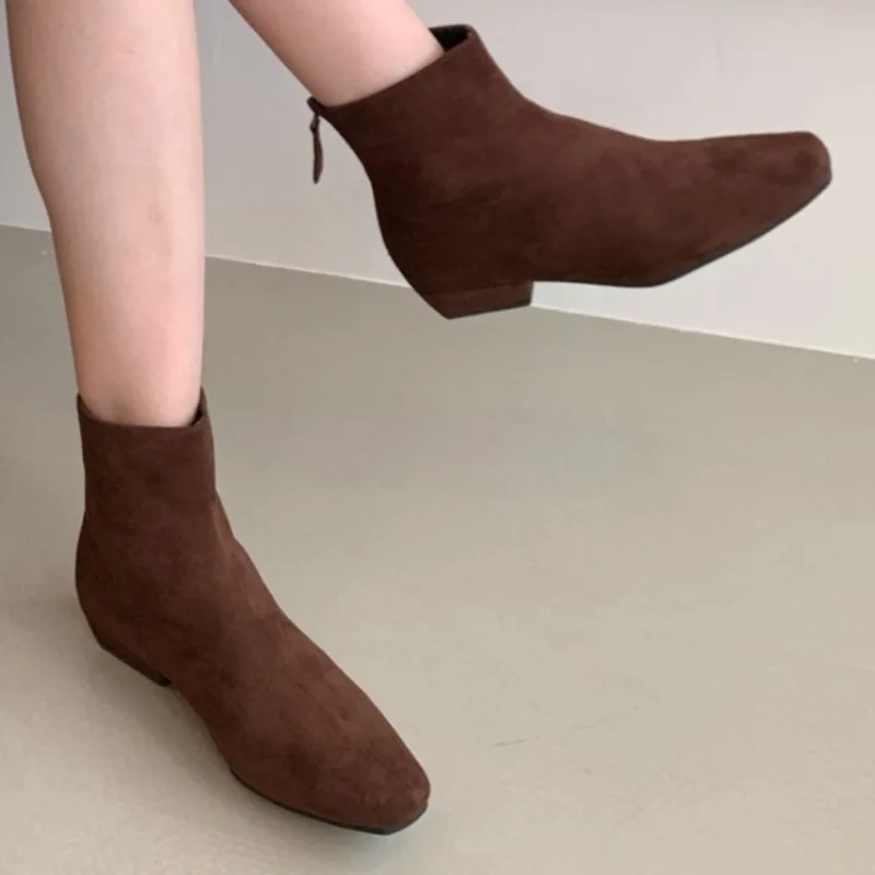 2025 العلامة التجارية الجديدة المرأة حذاء من الجلد غير رسمي موضة بلون الجلد المدبوغ حذاء من الجلد العلامة التجارية مصمم الشتاء أحذية تشيلسي عالية الجودة