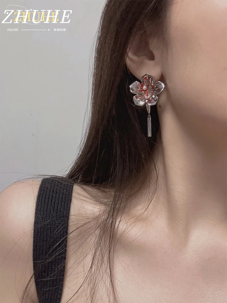 

Retro Silver Floral Earrings with Red Accents Asymmetric Long Bar Dangle Earrings for Women Fashion Party Jewelry Gift