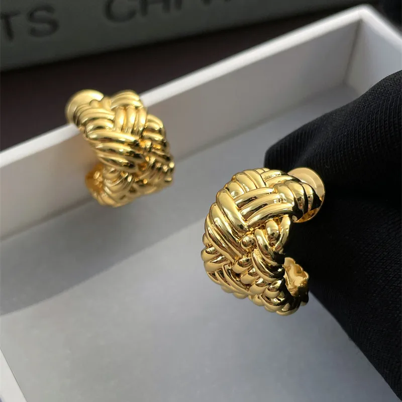 Fashion Jewelry Vintage Temperament Metal Wide Hoop Earrings For Women Party Gifts Simply Design Ear Accessories 2025 Trend New