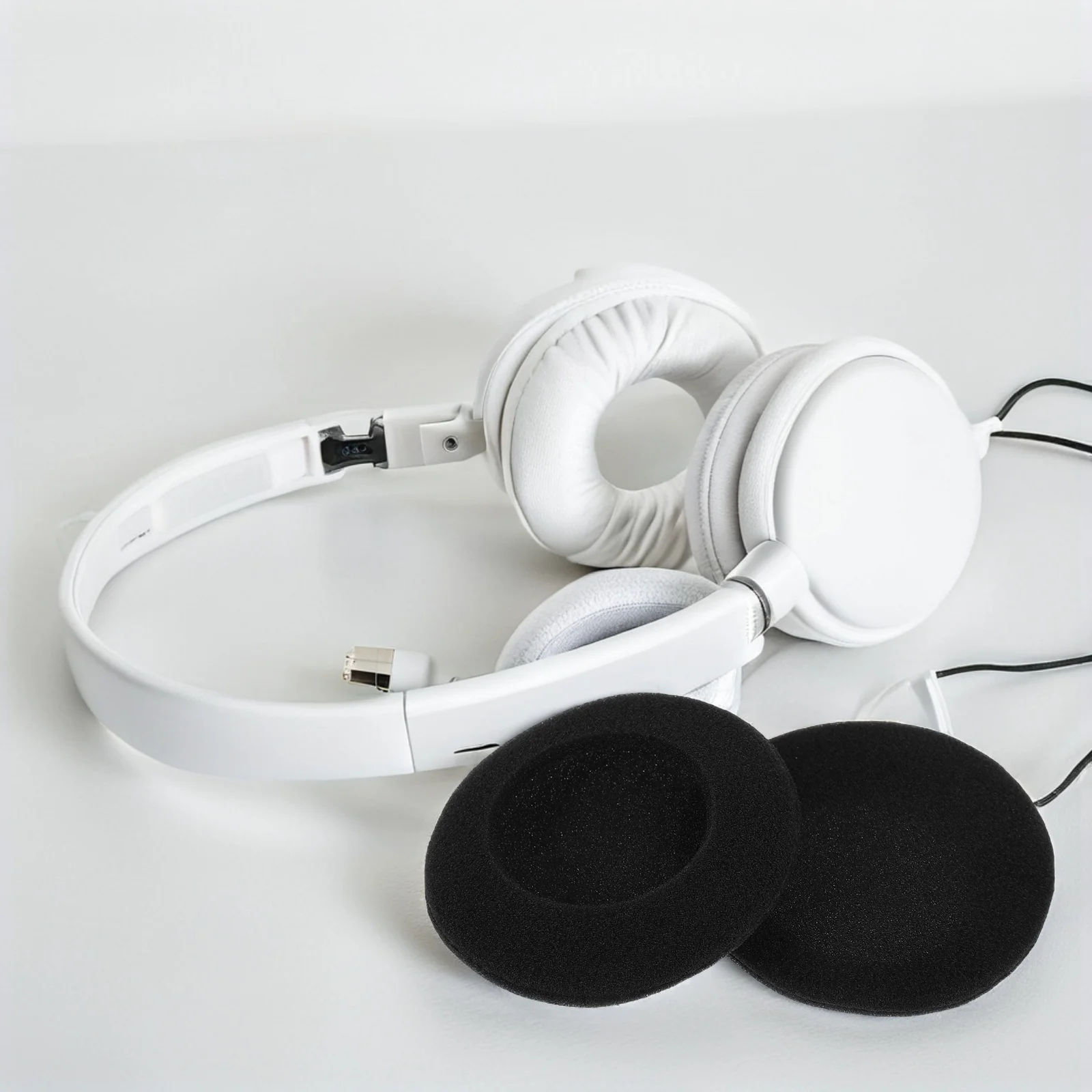 

30pcs Earphone Sponge Covers Round Headphone Ear Pads Replacement Soft Noise Isolating For Gaming Music Calls Universal Headset