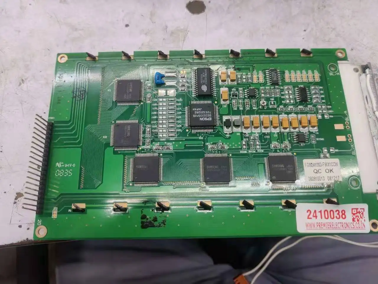 

New 5.2 inch lcd panel FGM240128D-FWX1CCW